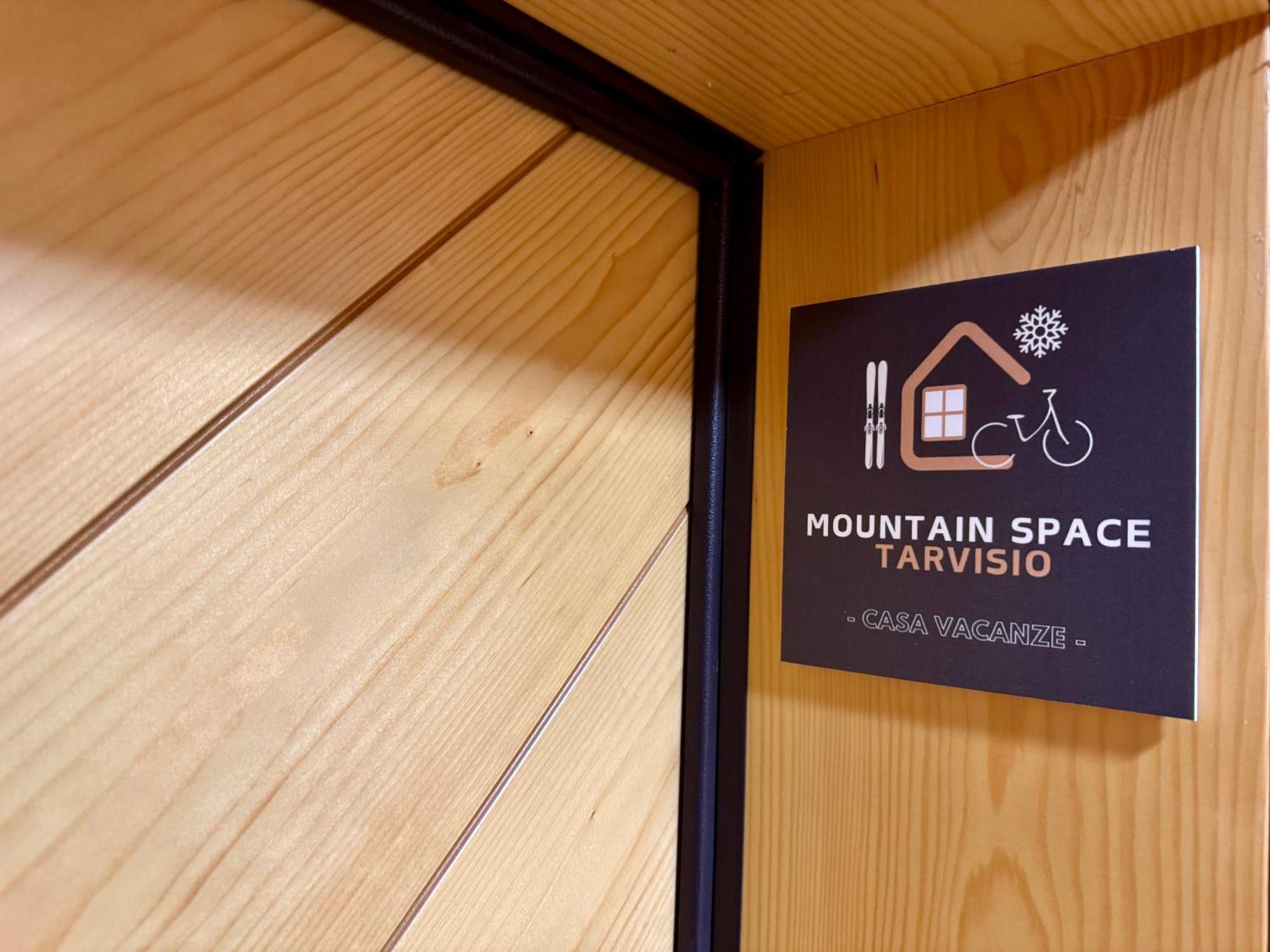 Apartment Mountain Space *